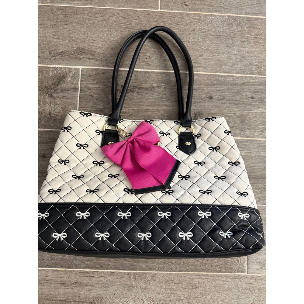 Luv Betsey By Betsey Johnson Quilted Tote All Over Bow Print